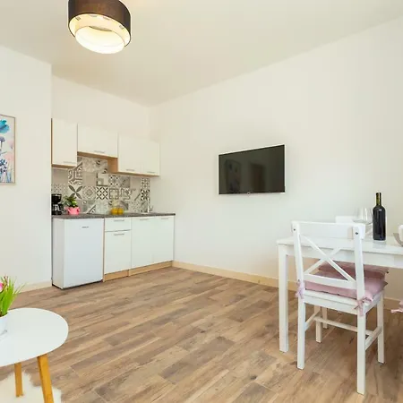 アパート Holiday Apartments Dubrovnik *